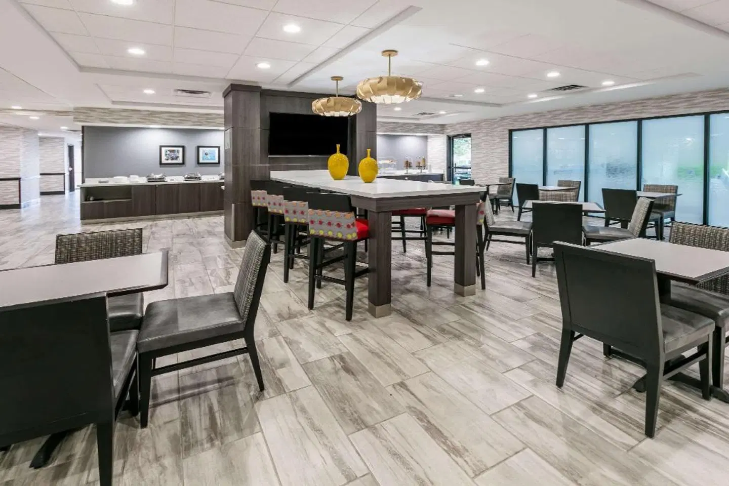 Wingate by Wyndham Dallas Love Field Bar