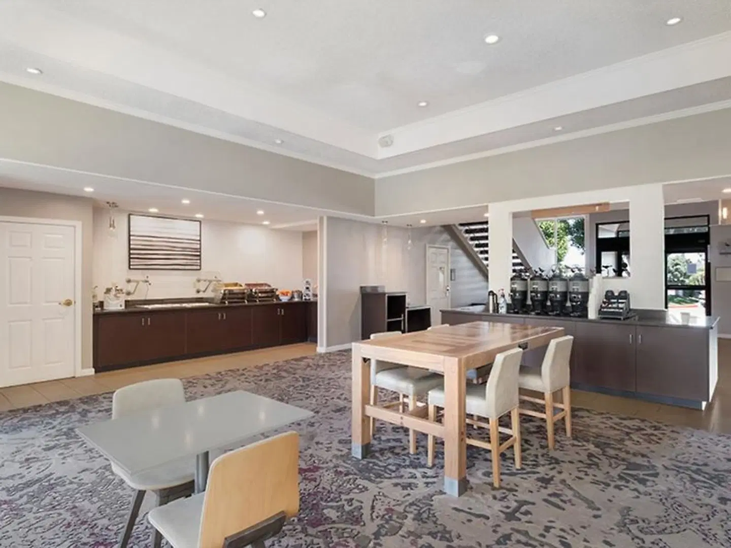 Sonesta ES Suites Huntington Beach Fountain Valley Bar