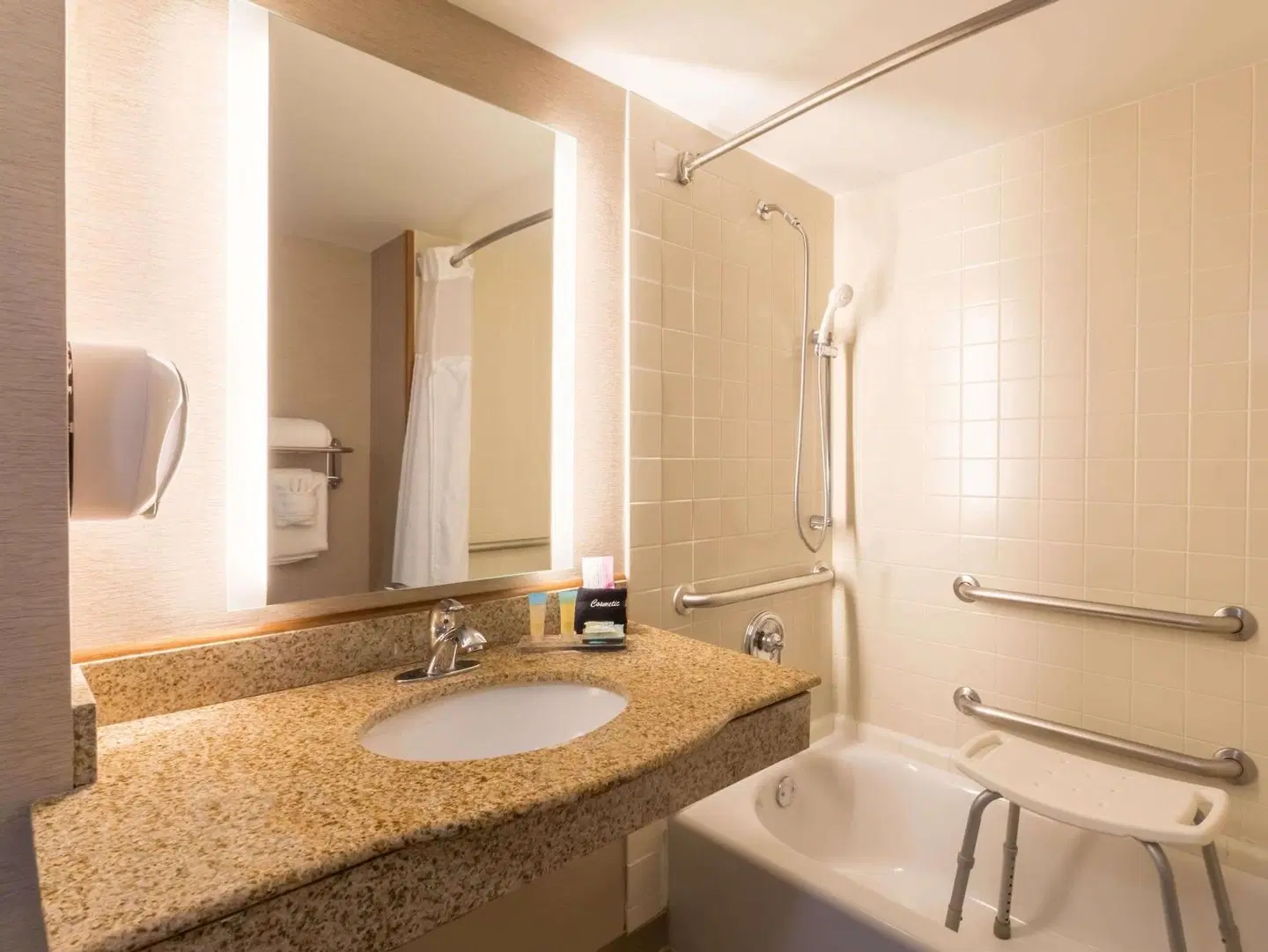 Wingate by Wyndham Convention Ctr Closest Universal Orlando Badezimmer