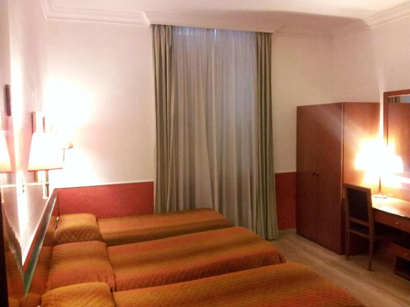 Hotel Center 1 ROOM_EXAMPLE