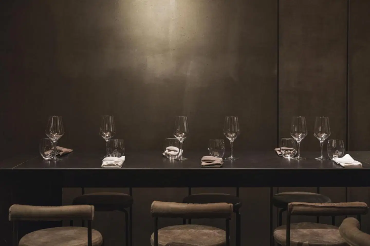 Hotel Scenario Bar