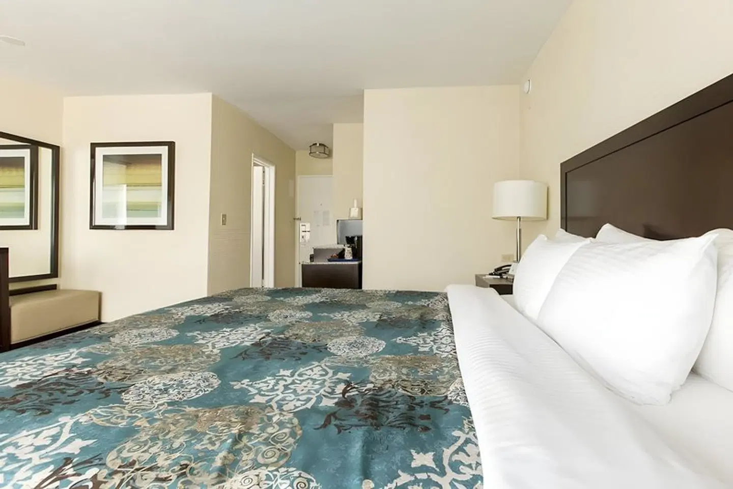 Royal Palace Westwood Hotel ROOM_EXAMPLE
