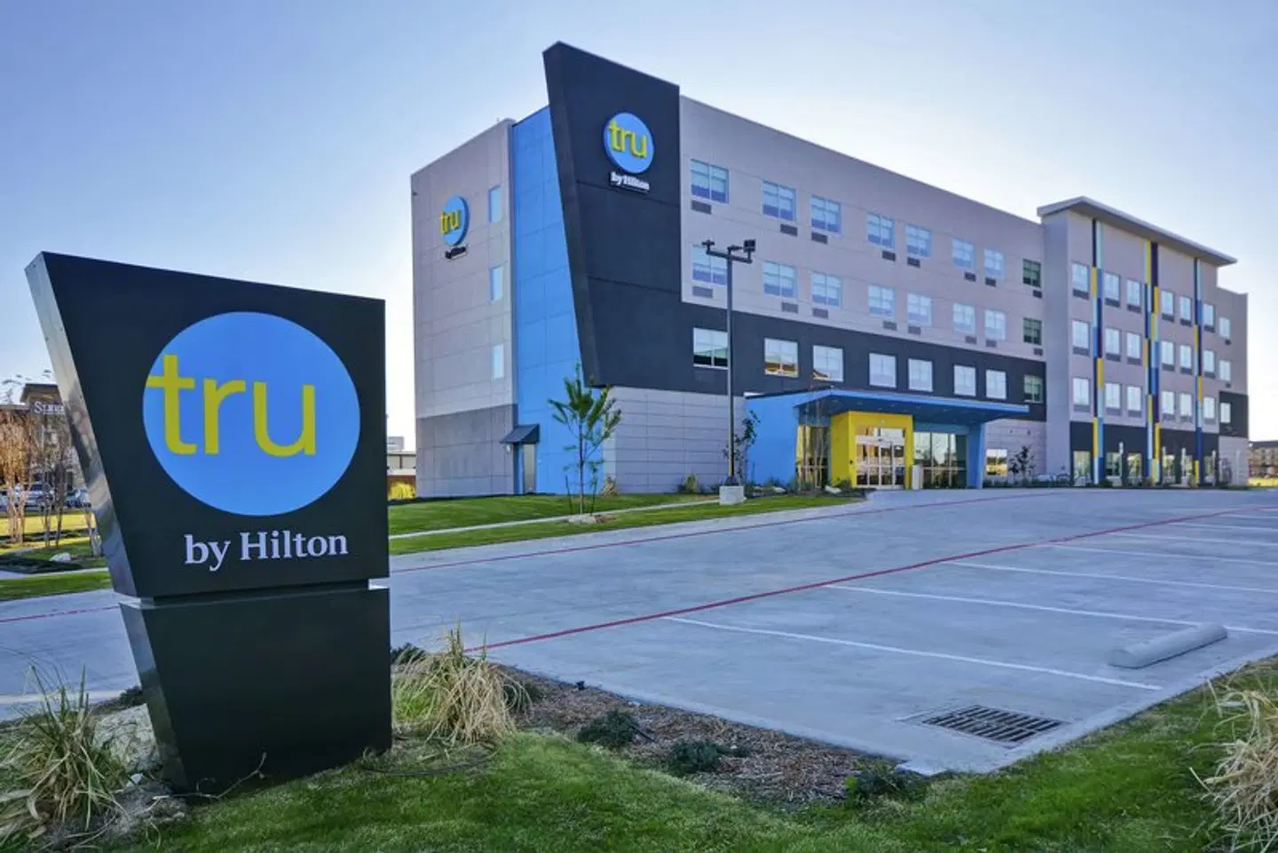 Tru by Hilton Fort Worth Fossil Creek EXTERIOR