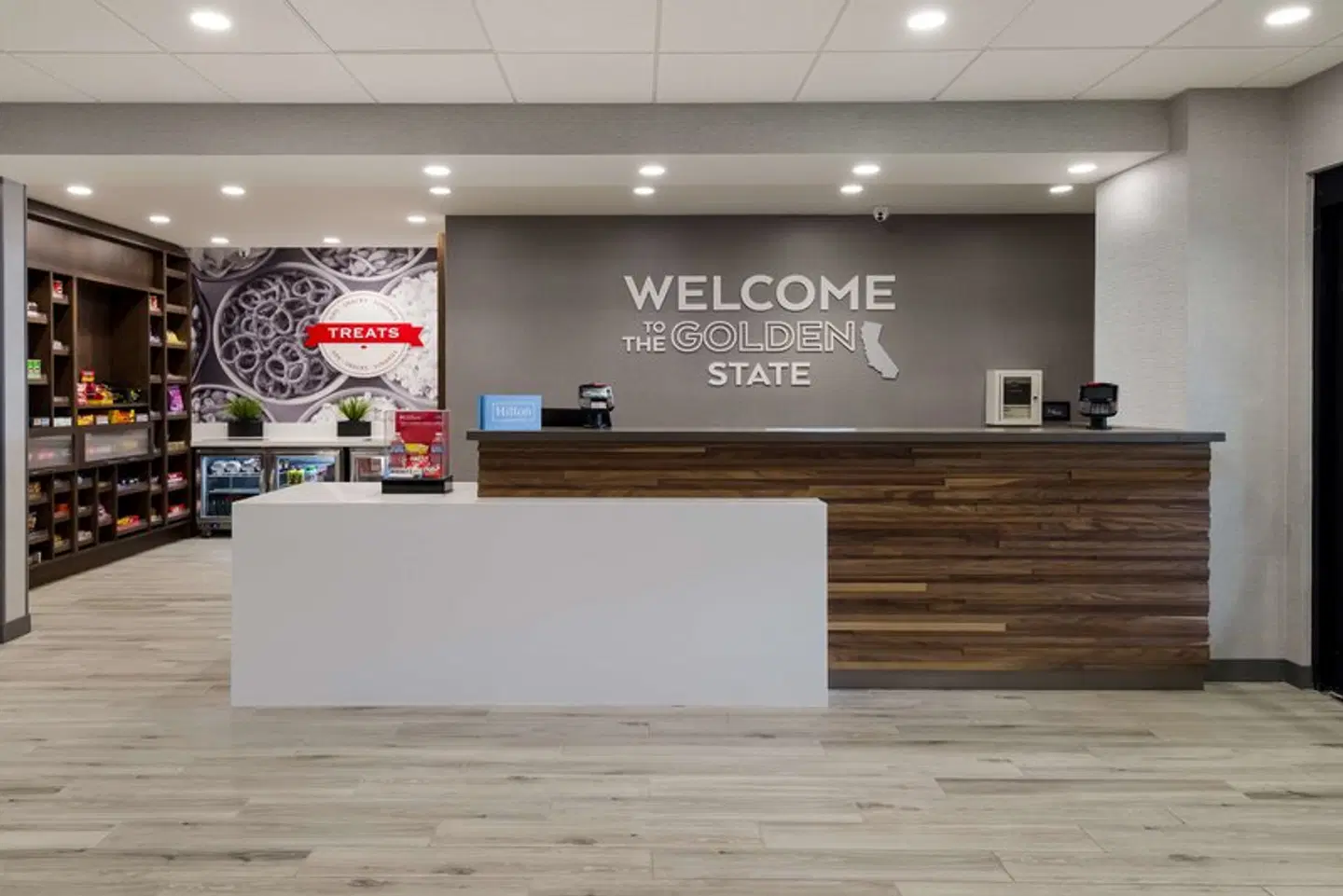 Hampton Inn Concord LOUNGE_LOBBY
