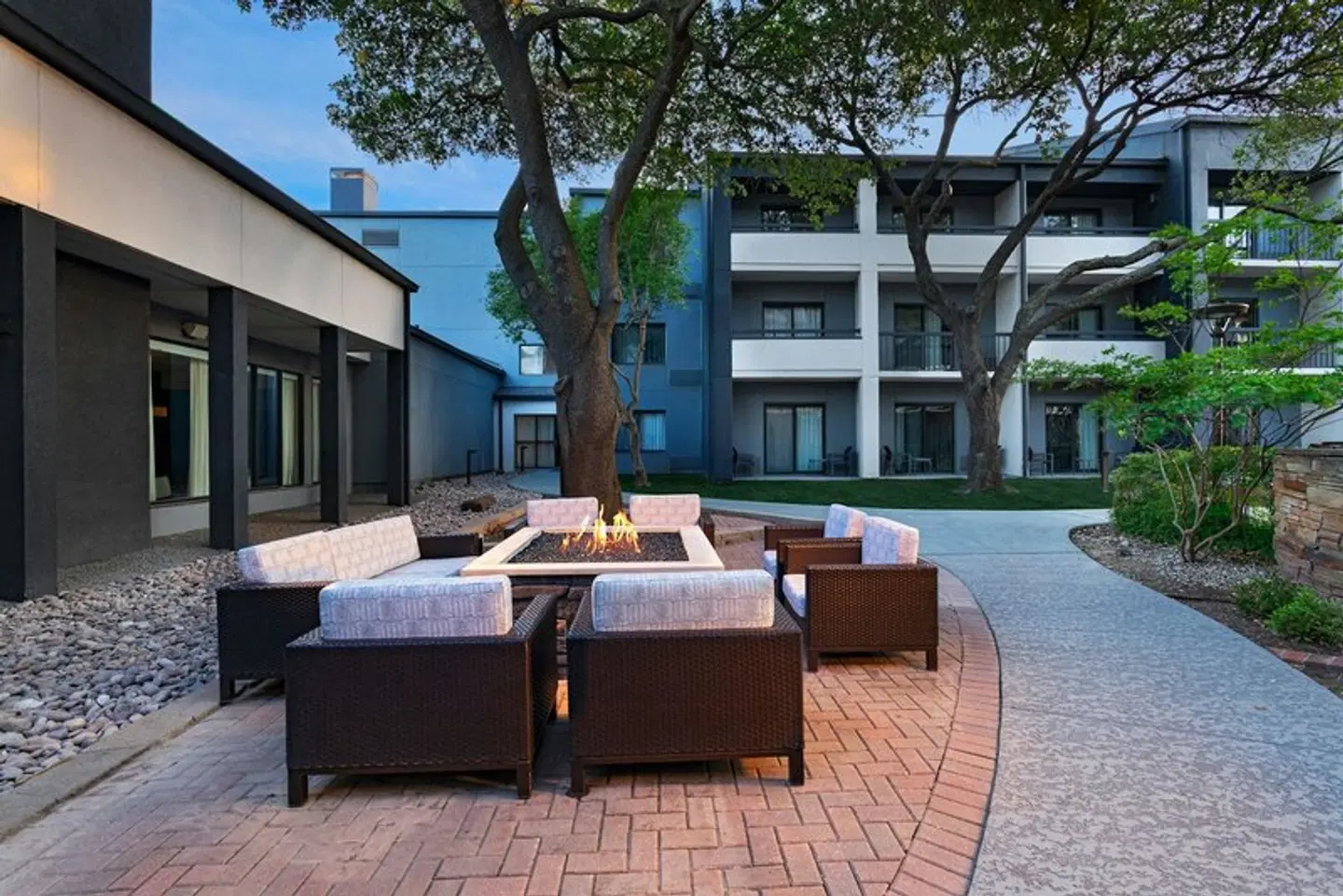 Courtyard by Marriott Dallas Richardson at Spring Valley Terrasse