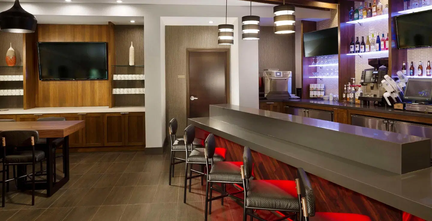 Hyatt Place Lubbock Bar