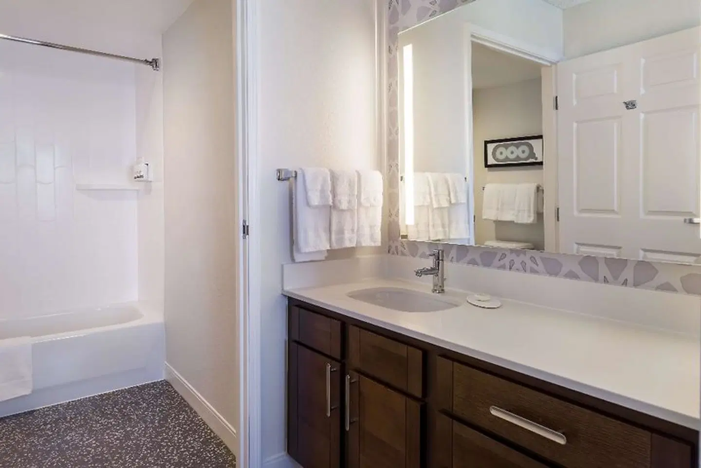Sonesta ES Suites San Francisco Airport Oyster Point Waterfront Badezimmer