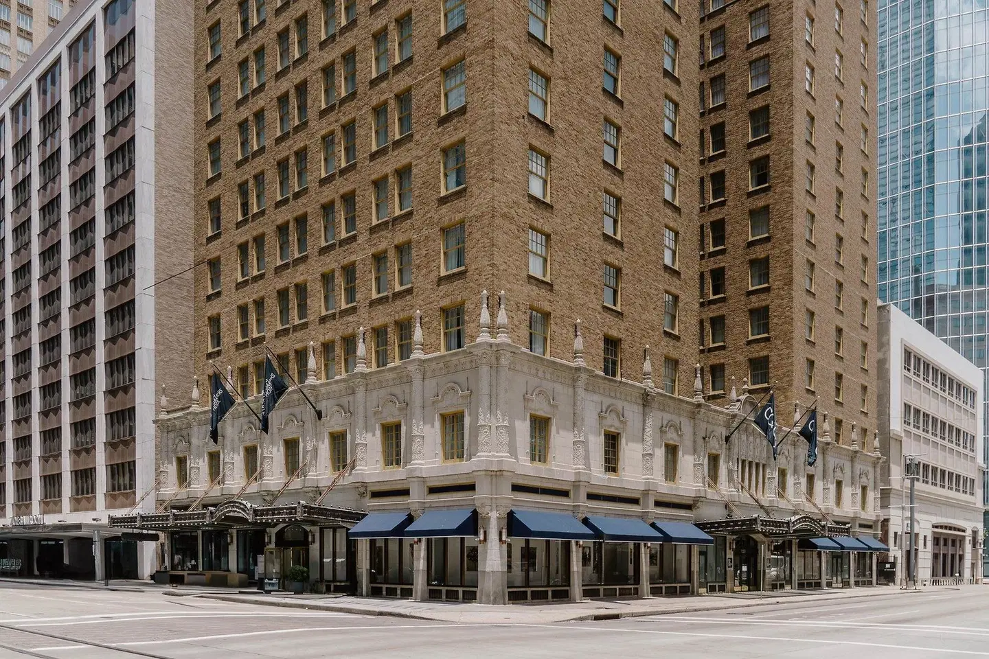 Club Quarters in Houston EXTERIOR
