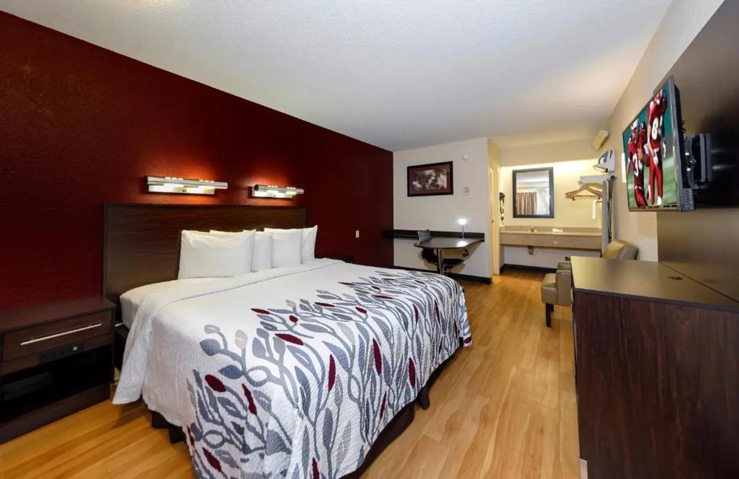Red Roof Inn & Suites Addison ROOM_EXAMPLE
