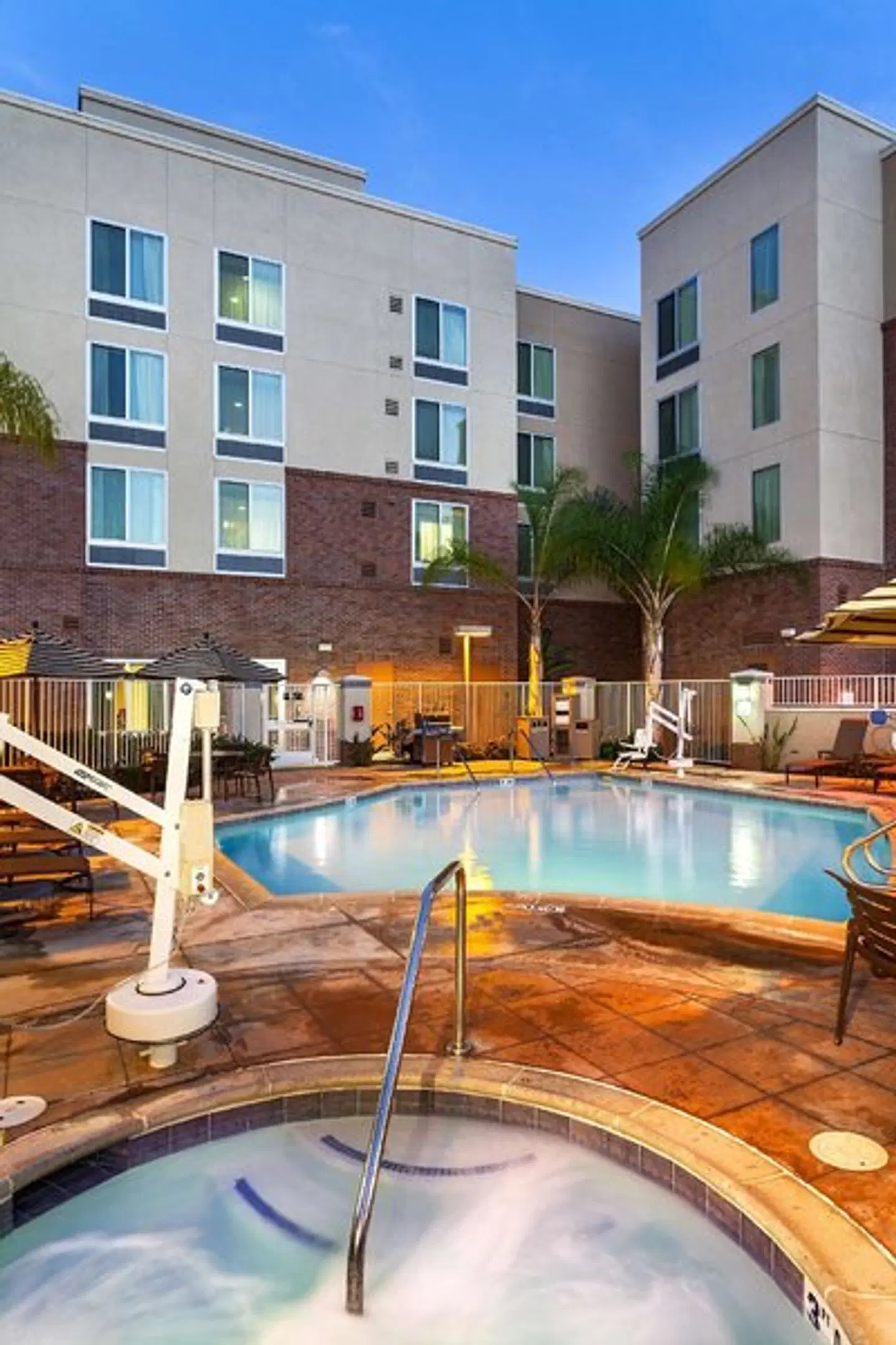 Hyatt Place San Diego/Vista-Carlsbad OUTDOOR_POOL