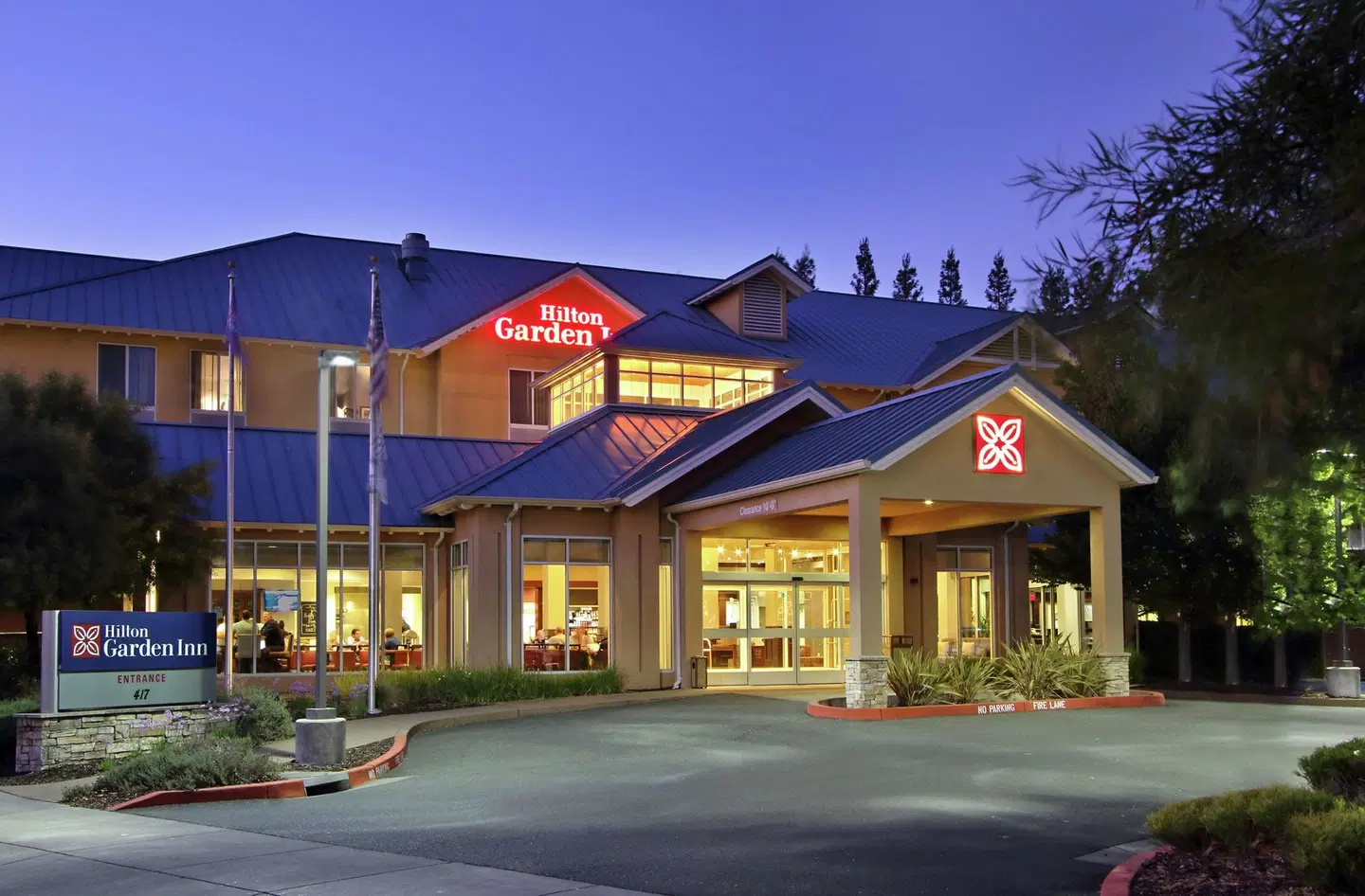Hilton Garden Inn Sonoma County Airport EXTERIOR