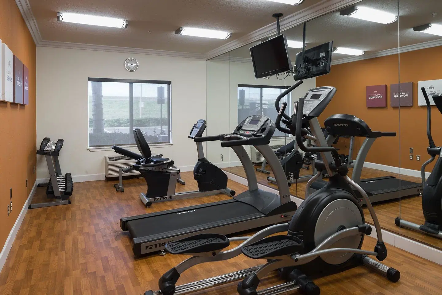 Holiday Inn Express Rocklin - Galleria Area by IHG SPORTS_AND_LEISURE