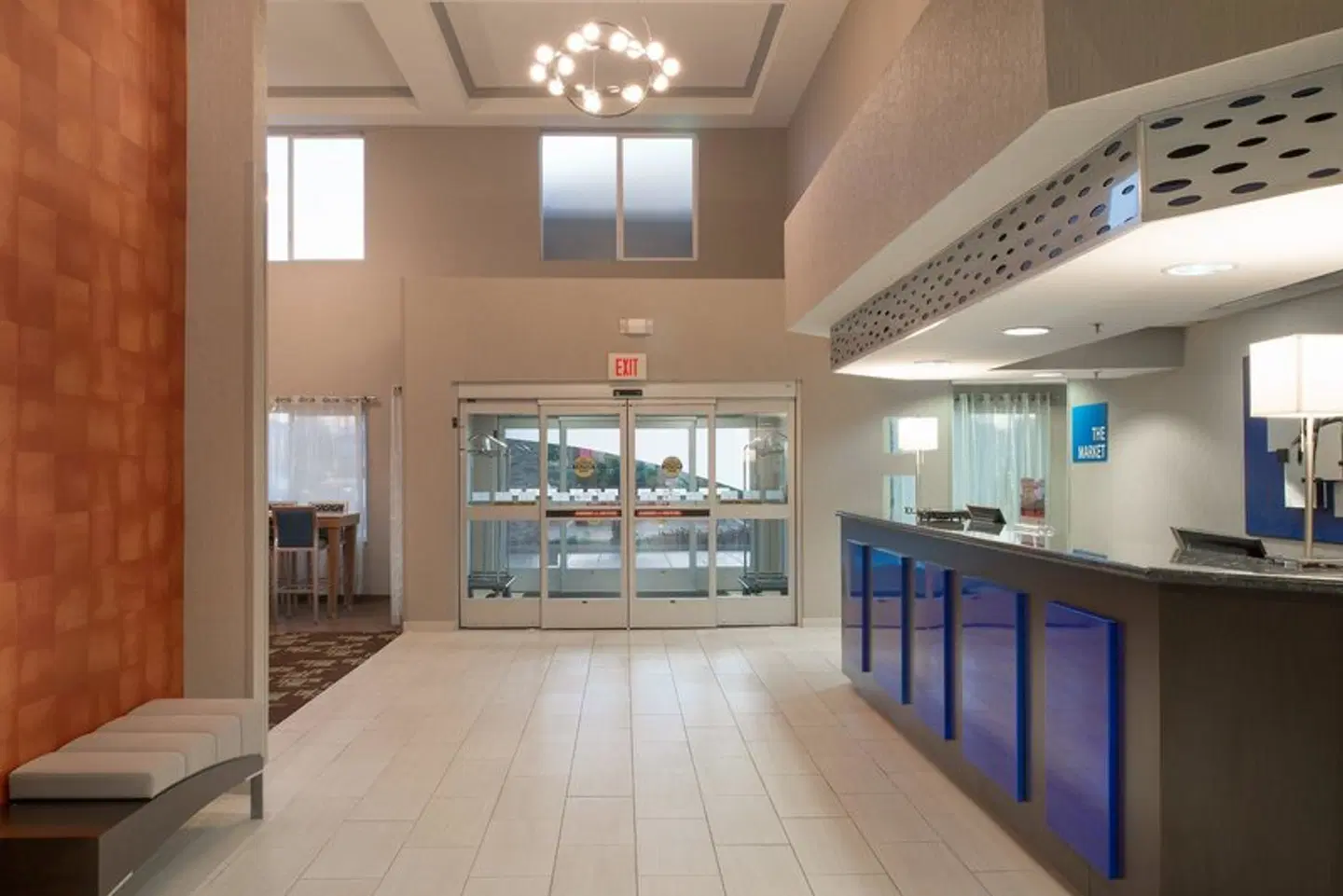 Holiday Inn Express Rocklin - Galleria Area by IHG LOUNGE_LOBBY