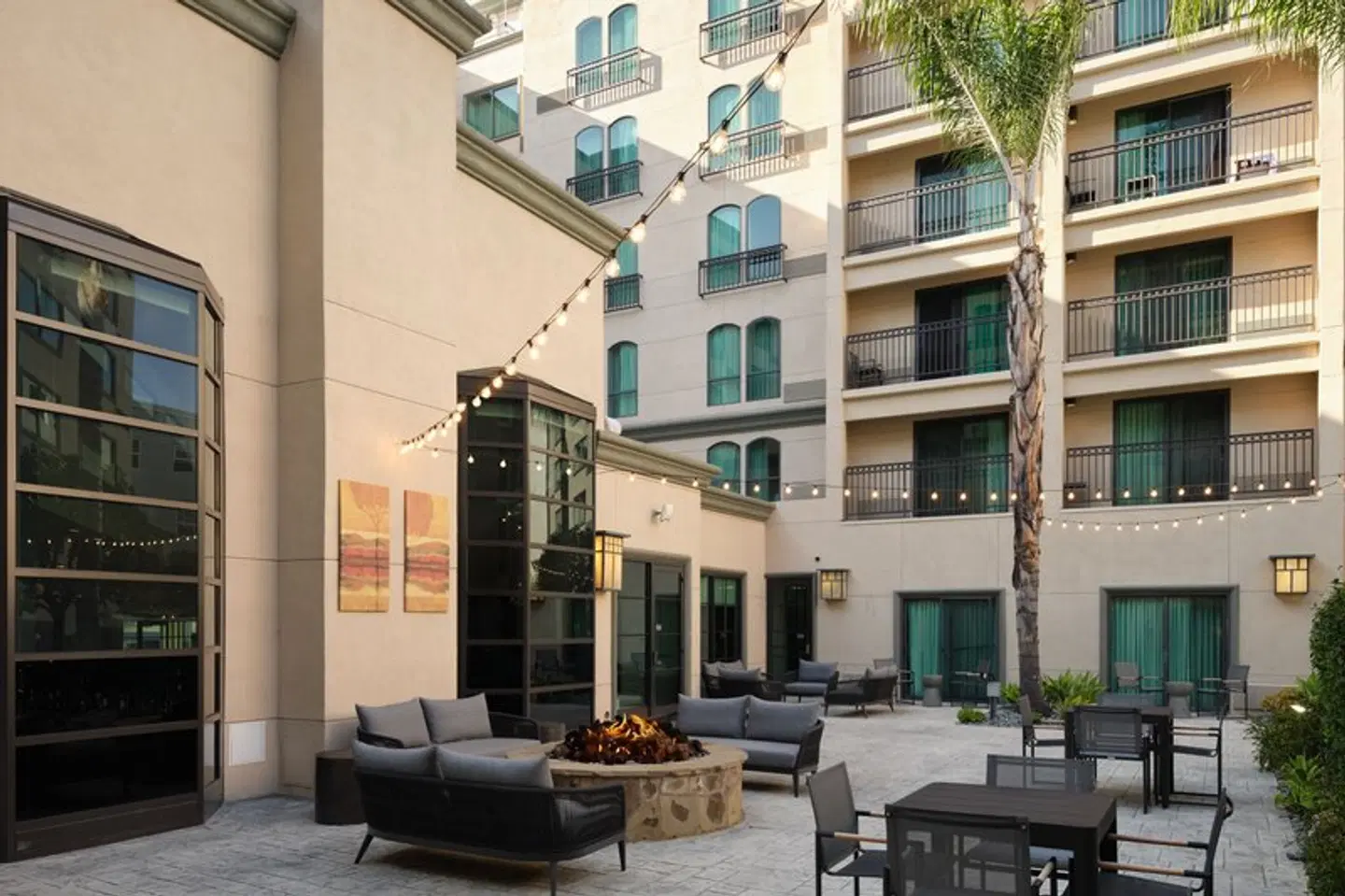 Courtyard by Marriott Los Angeles Pasadena/Old Town Terrasse
