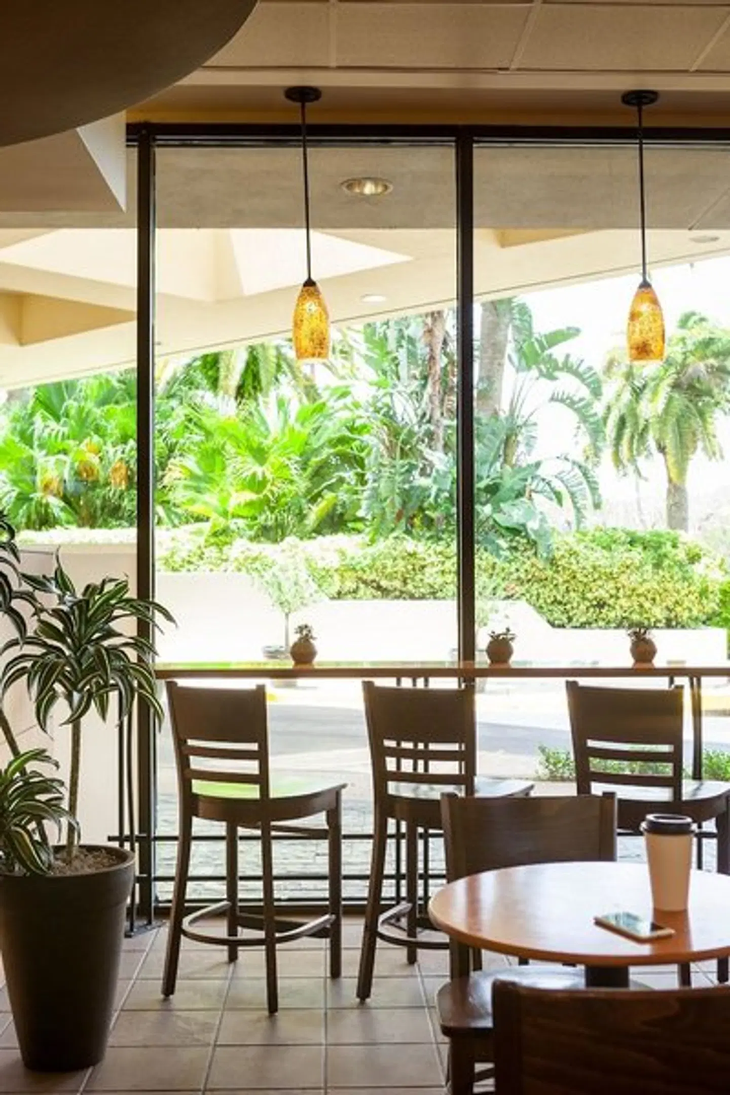 Marriott Orlando Airport Lakeside Bar
