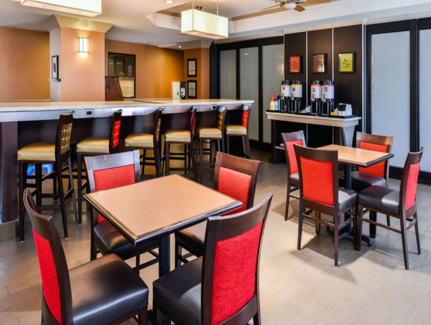 Hampton Inn & Suites San Francisco-Burlingame-Airport South Bar