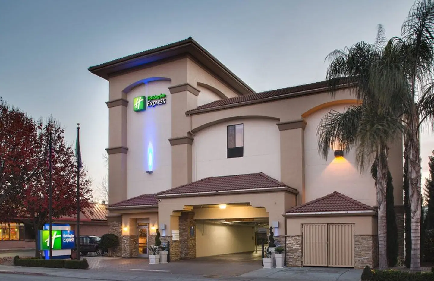 Holiday Inn Express Redwood City-Central by IHG EXTERIOR