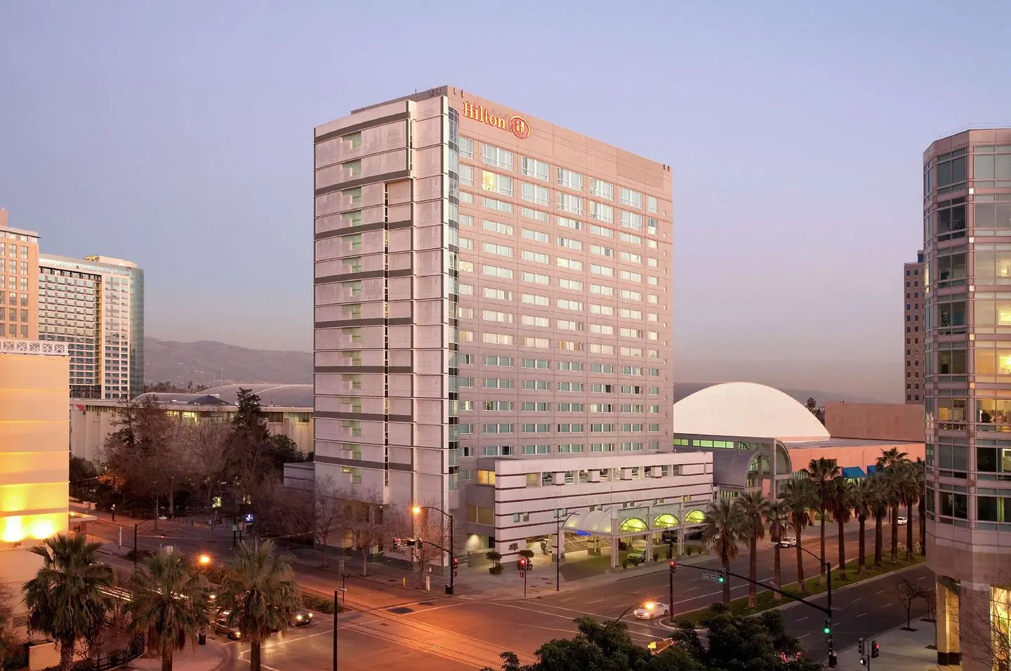 Hilton San Jose EXTERIOR