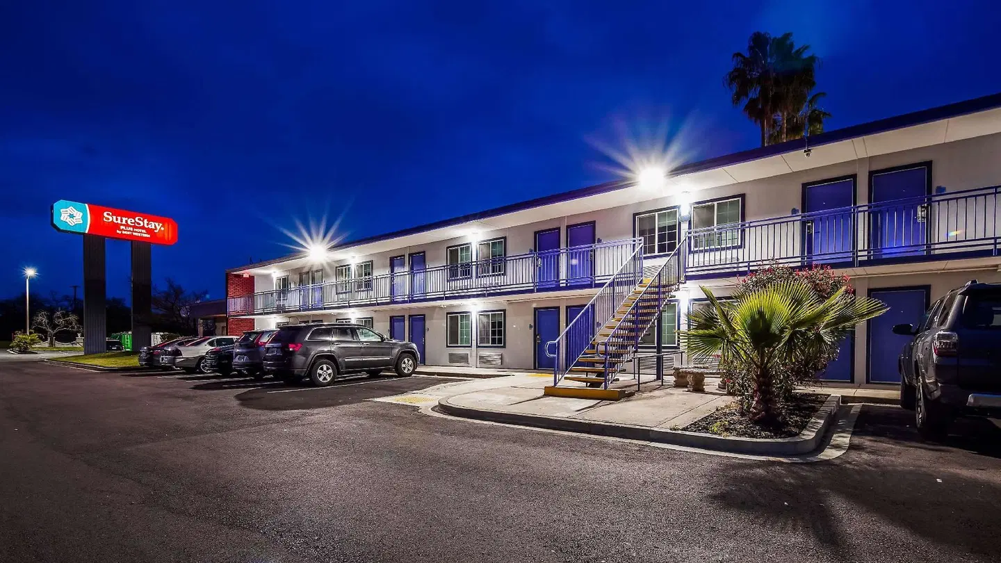 SureStay Plus Hotel by Best Western Sacramento Cal Expo EXTERIOR