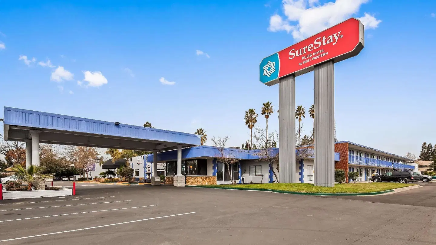 SureStay Plus Hotel by Best Western Sacramento Cal Expo EXTERIOR