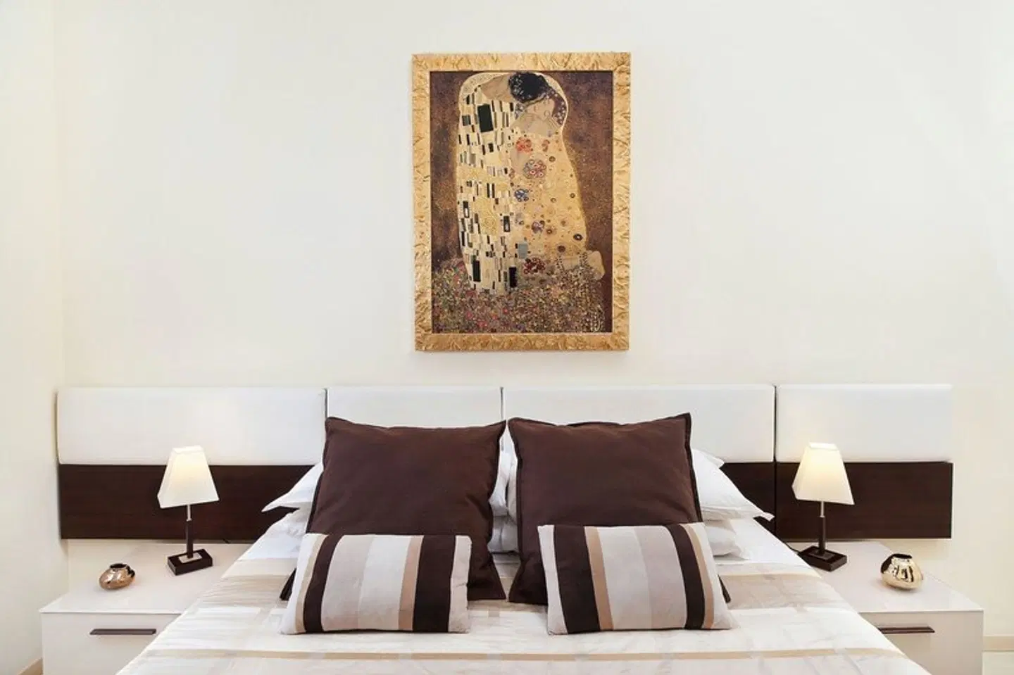 Deseo Home MODEL_IMPRESSION