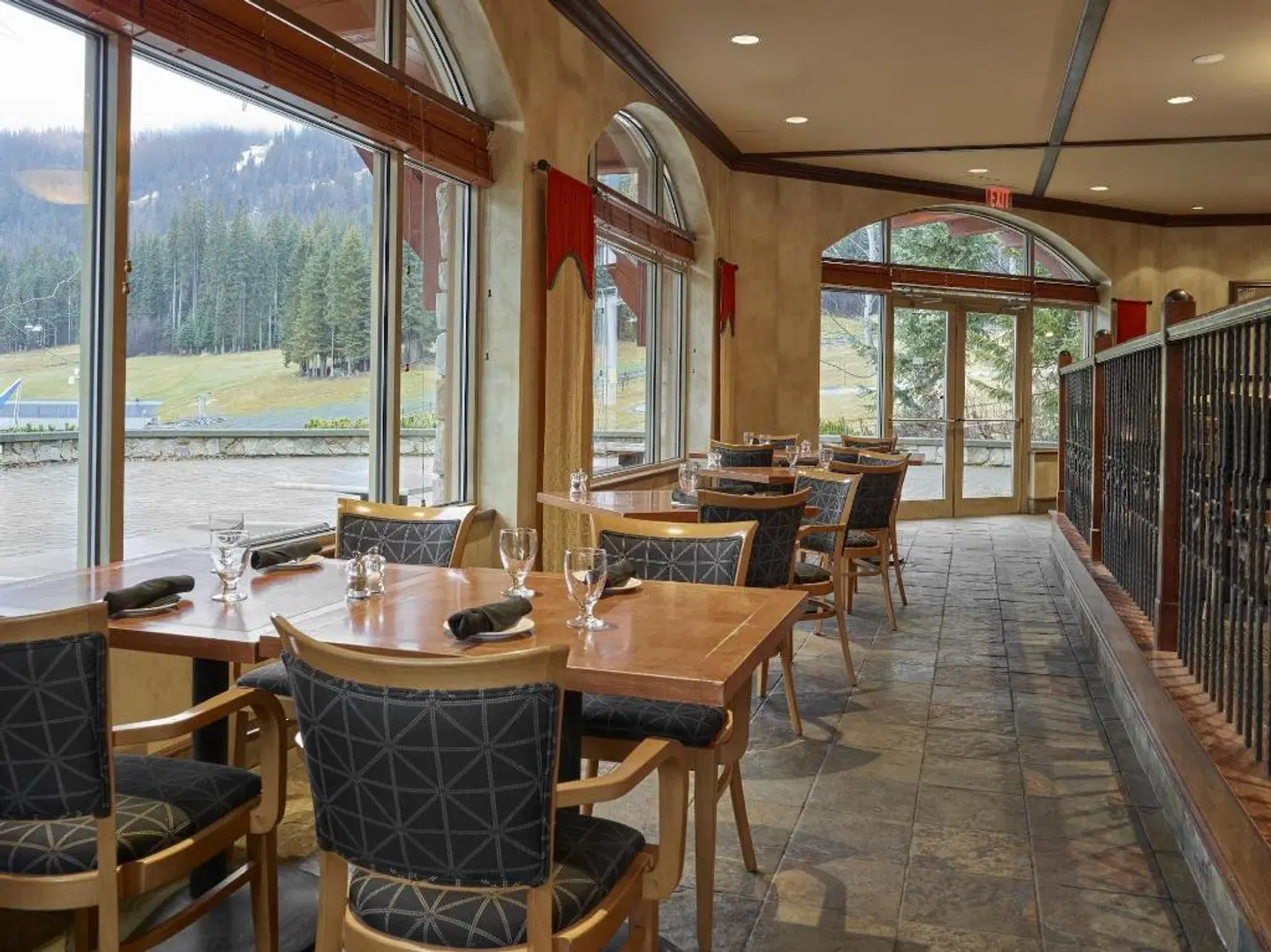The Residences at Sun Peaks Grand Restaurant