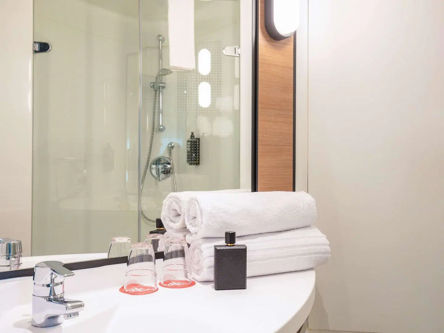 ibis Dortmund City Badezimmer