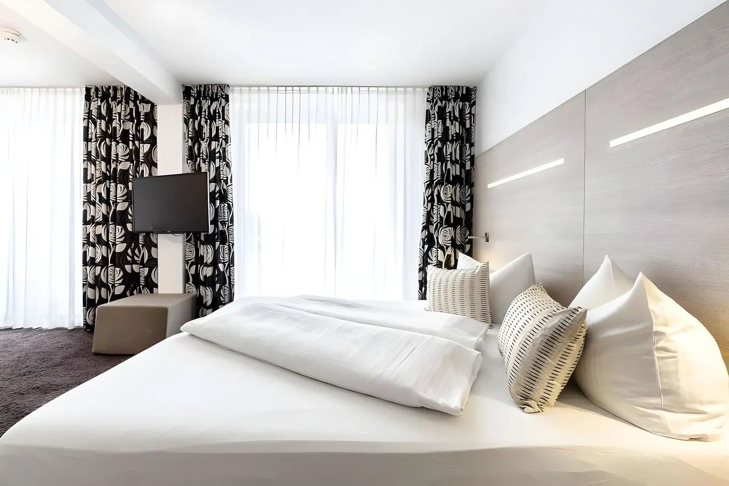 Demas City ROOM_EXAMPLE