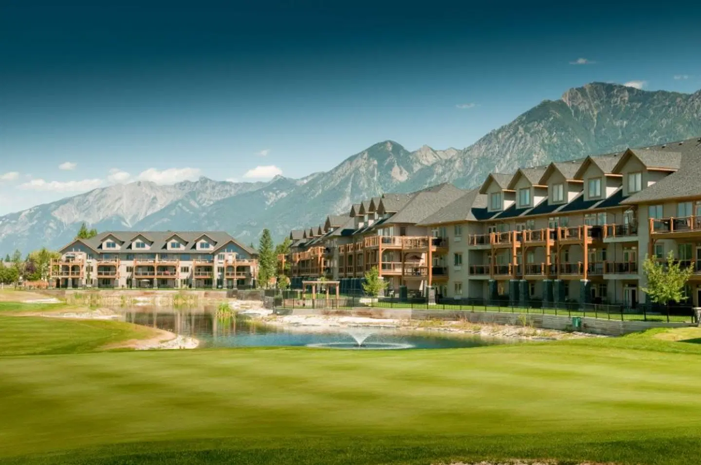 Bighorn Meadows Resort EXTERIOR