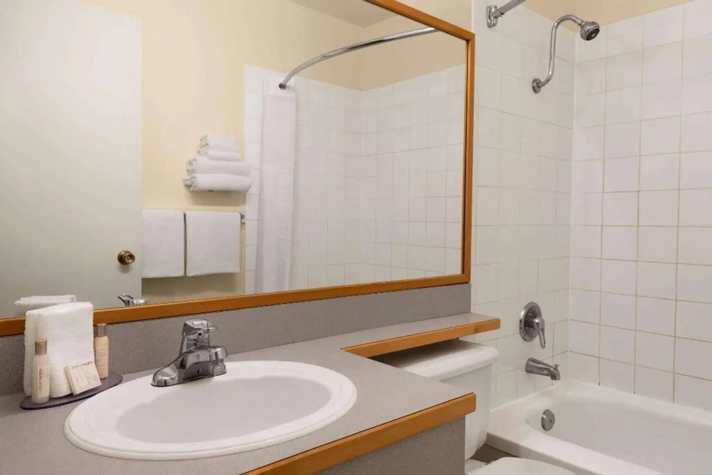 Travelodge Quesnel Badezimmer
