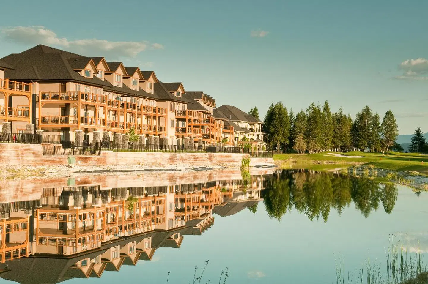 Bighorn Meadows Resort EXTERIOR