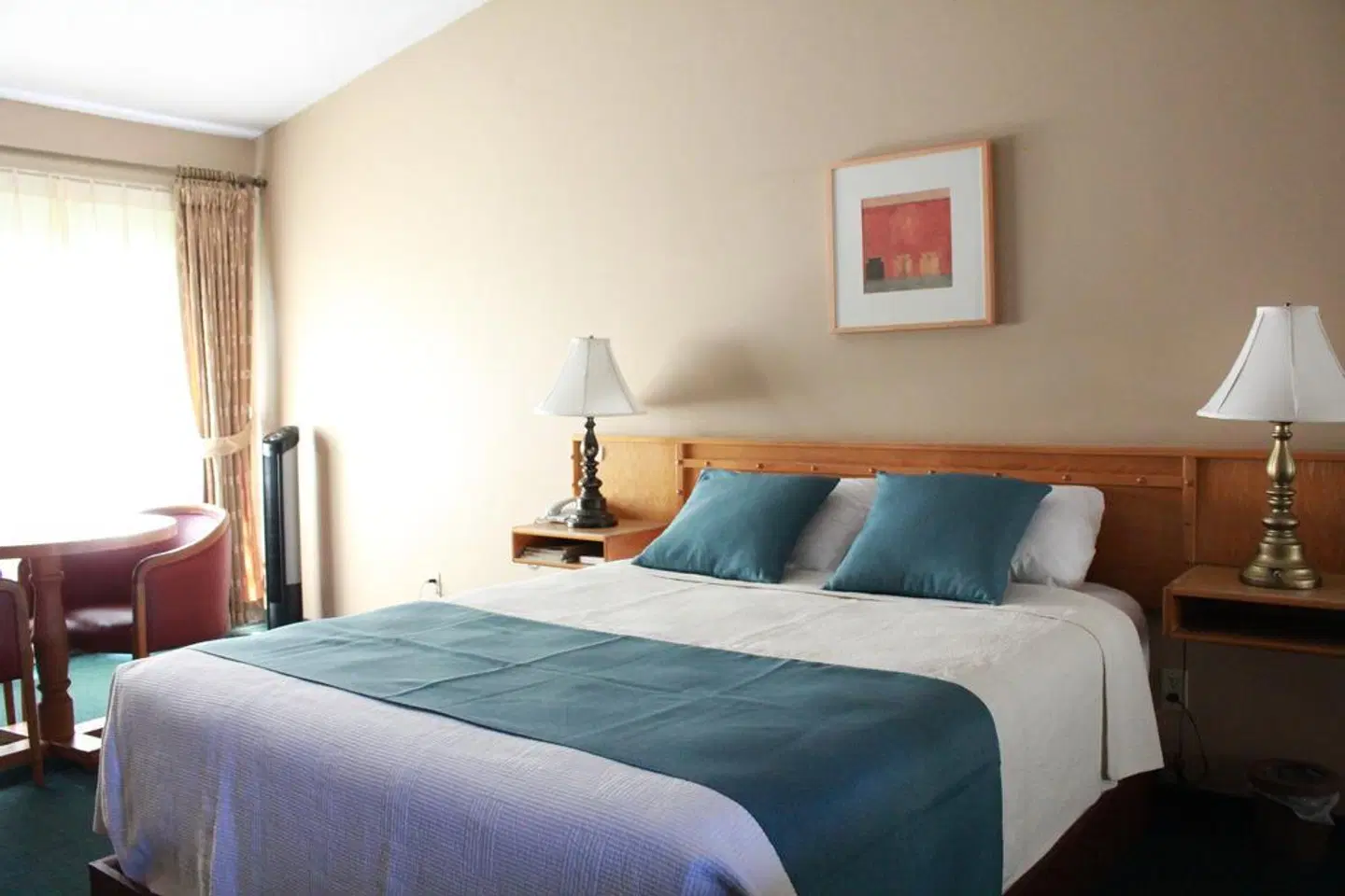 Sunshine Lodge Inn ROOM_EXAMPLE