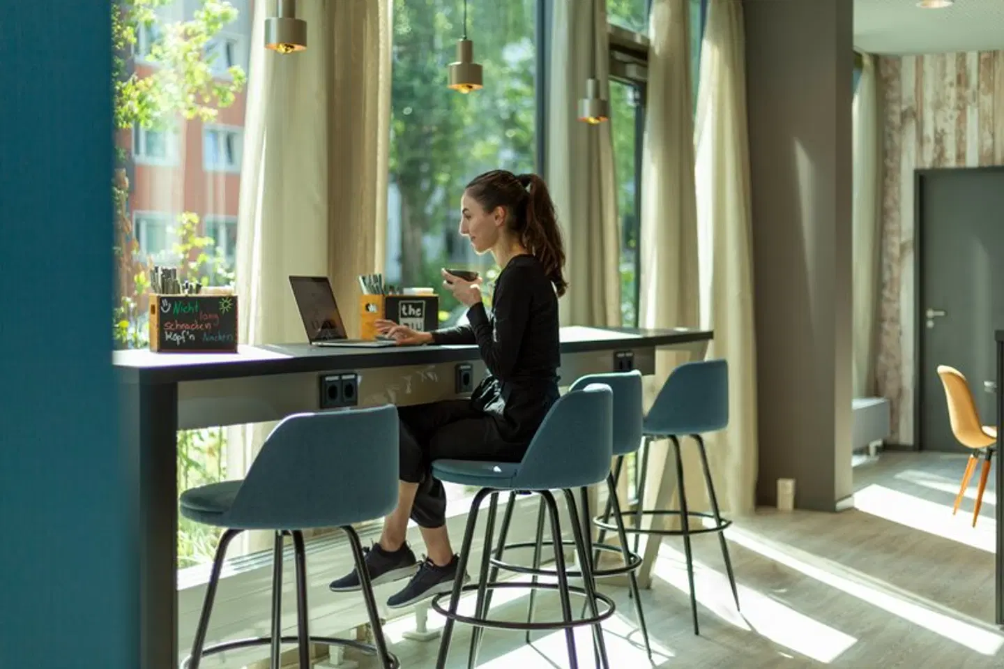 Holiday Inn - the niu, Brass Munich Olympiapark by IHG Bar