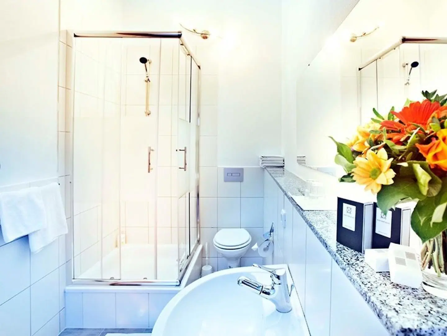 Hotel B99 Badezimmer