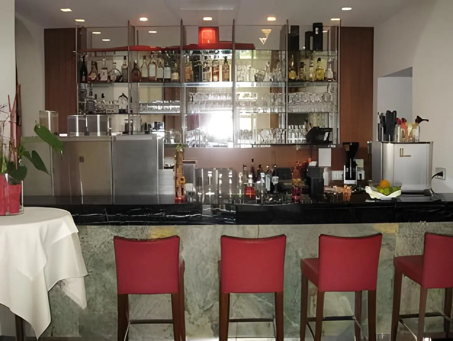 Palace St. George Bar