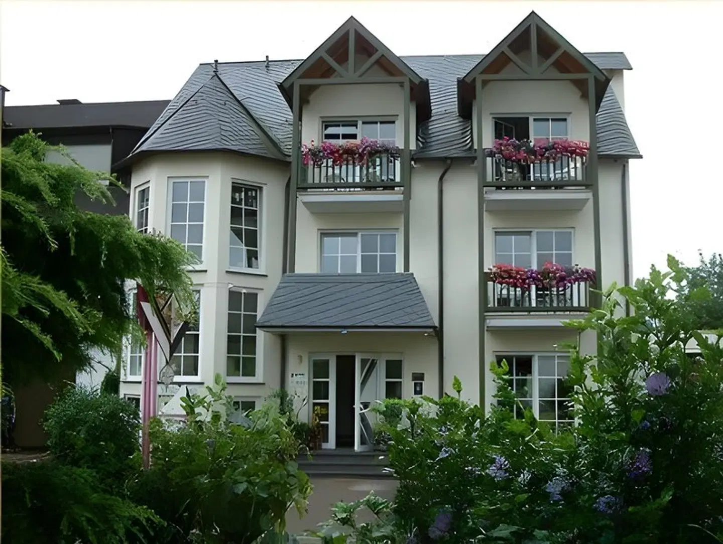 Weinhaus Simon EXTERIOR