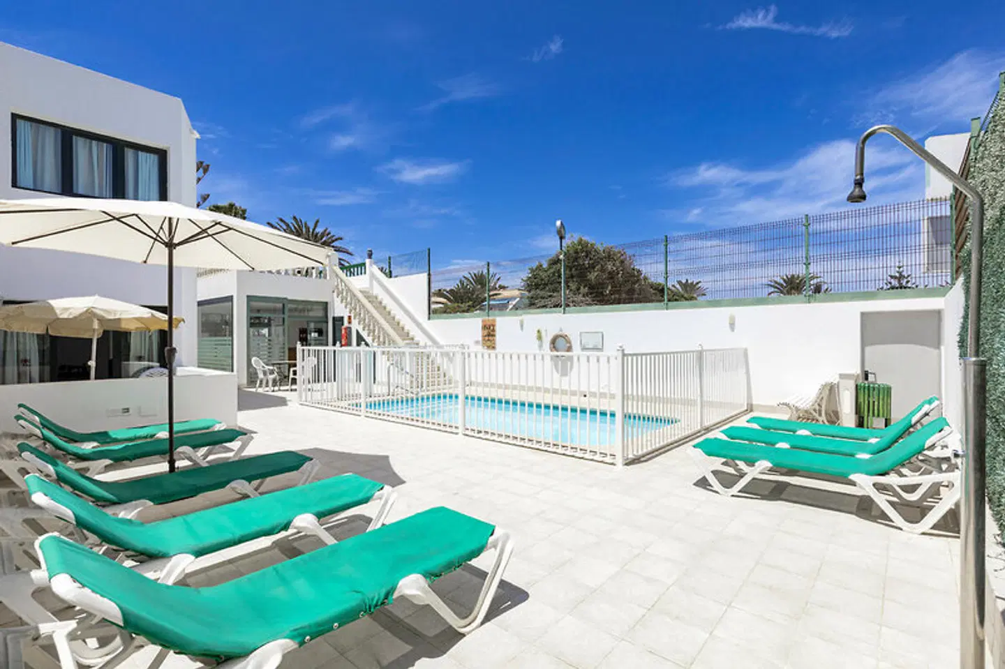 LIVVO Erika OUTDOOR_POOL