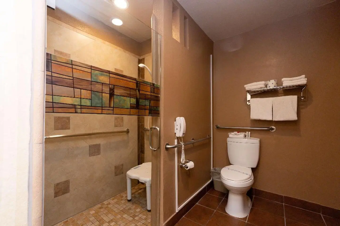 Super 8 by Wyndham Anaheim/Disneyland Drive Badezimmer