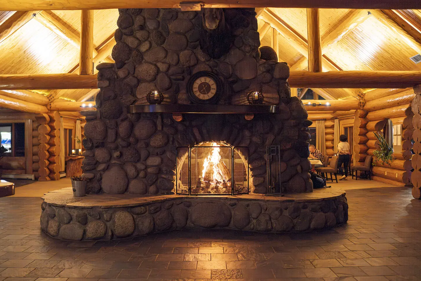 Tyax Lodge & Heliskiing LOUNGE_LOBBY