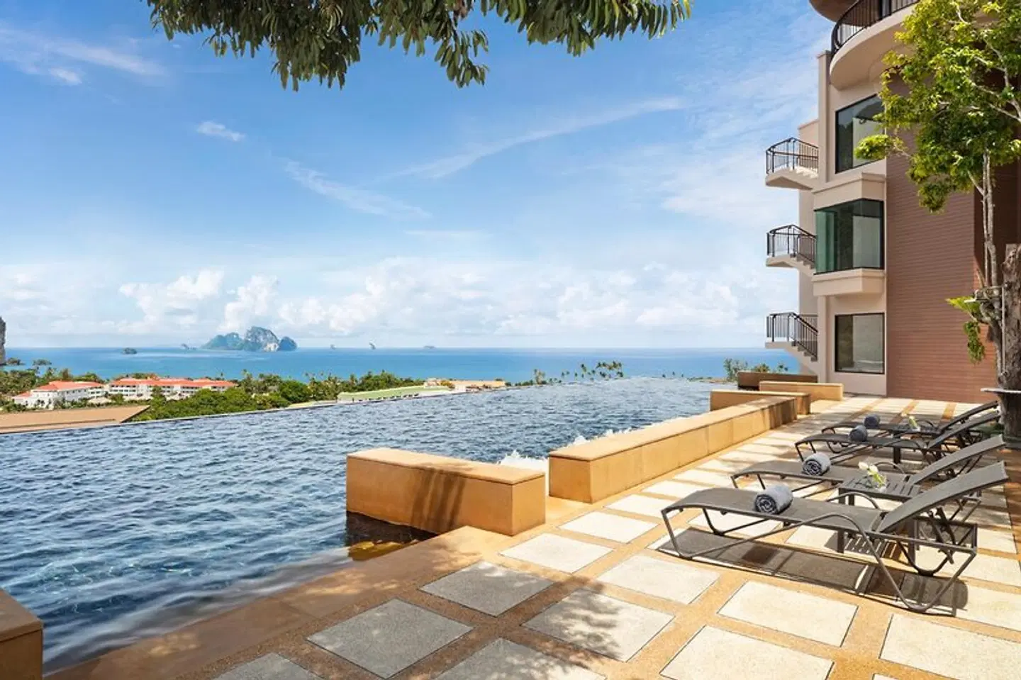 AVANI Ao Nang Cliff Krabi Resort Terrasse