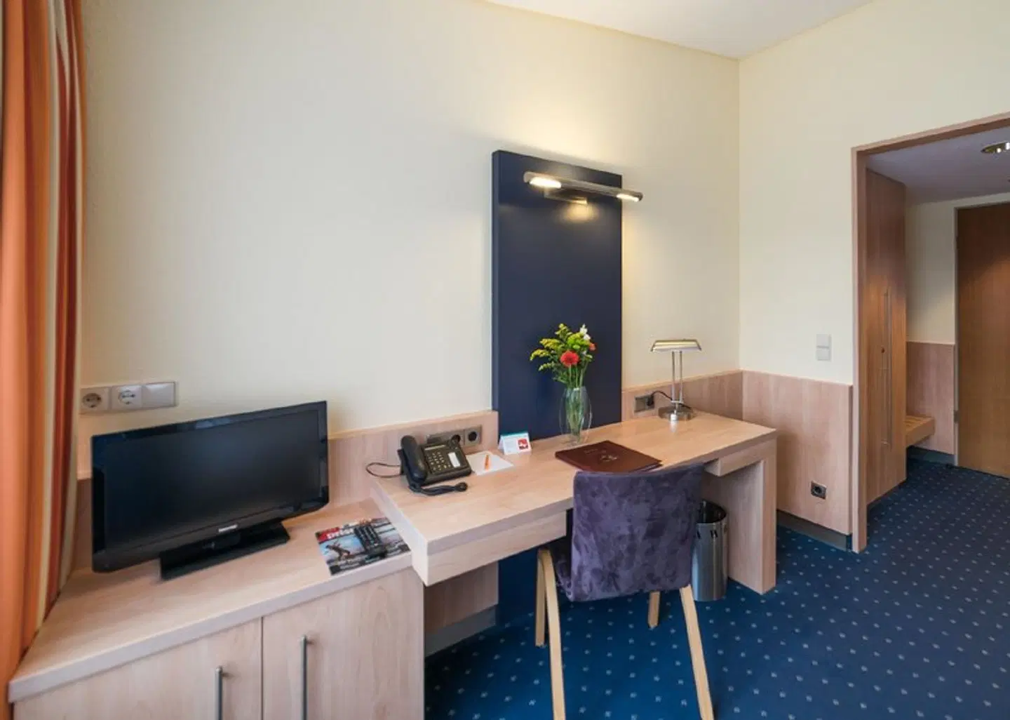 Hotel Gustav-Stresemann-Institut ROOM_EXAMPLE