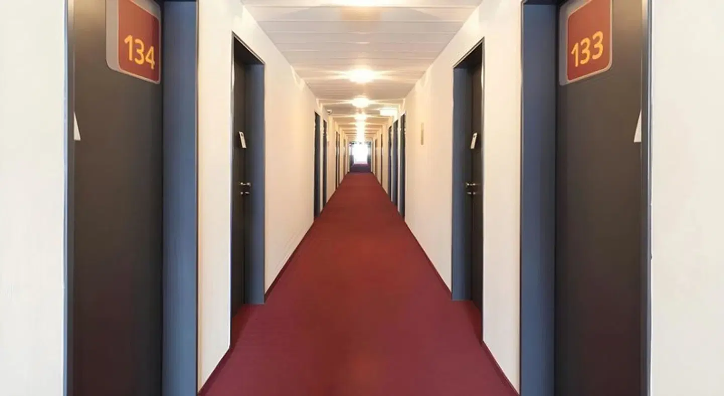 McDreams Hotel Düsseldorf-City ROOM_EXAMPLE