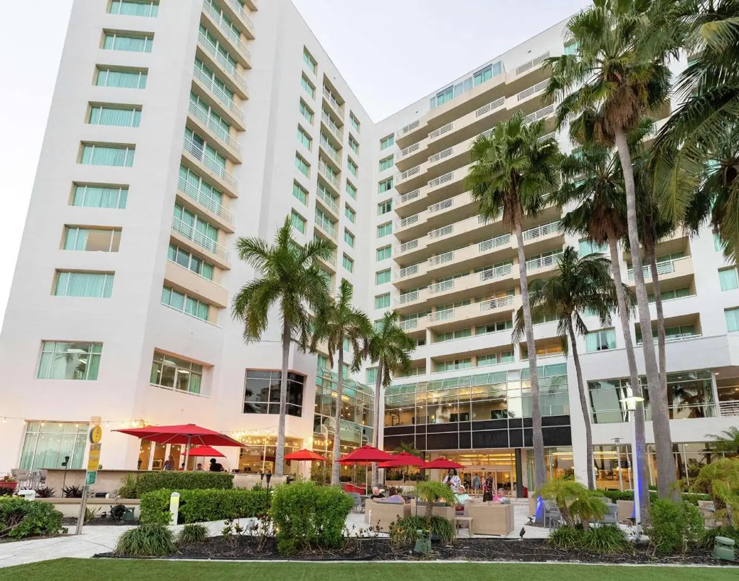 Gallery ONE - A DoubleTree Suites by Hilton Hotel EXTERIOR