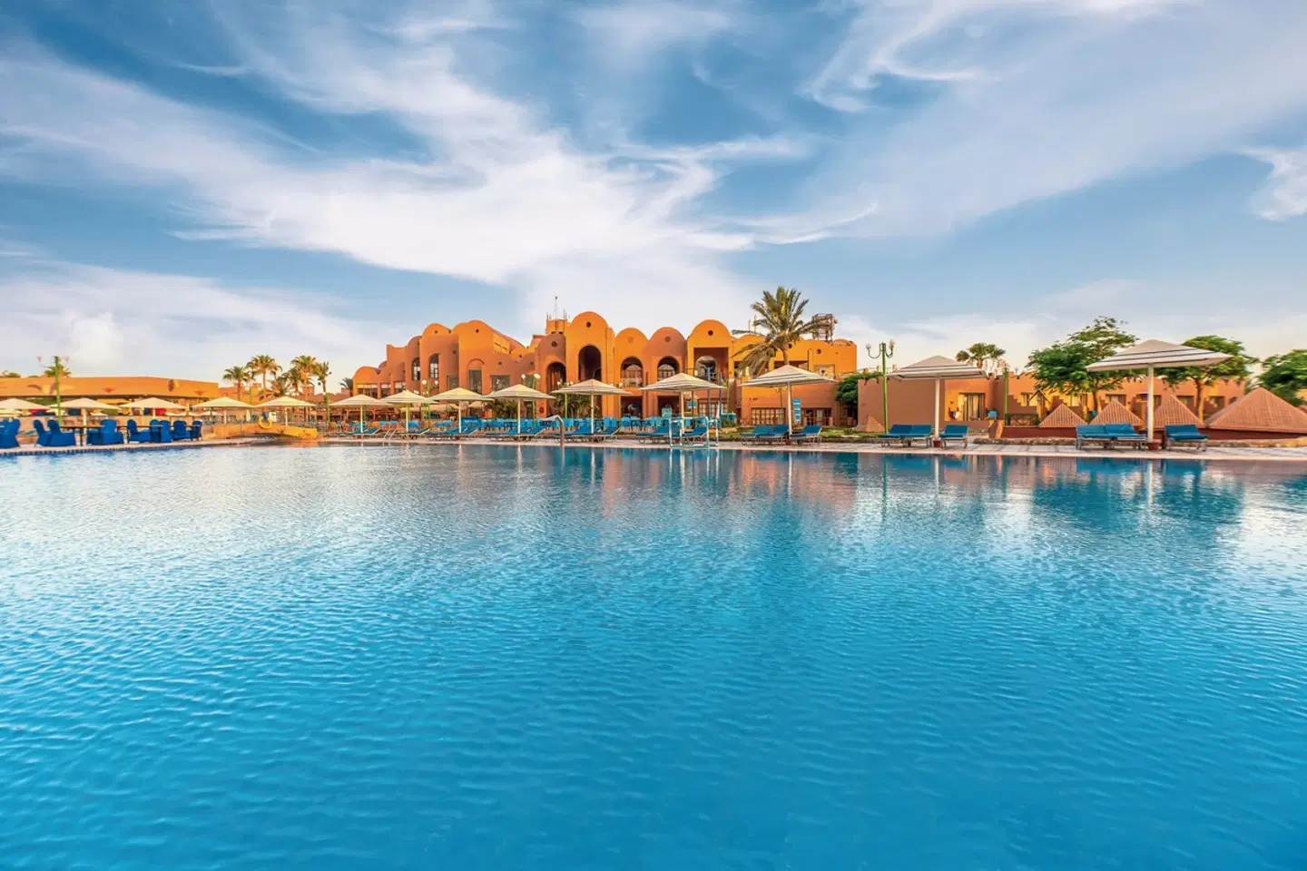 Akassia Swiss Resort OUTDOOR_POOL