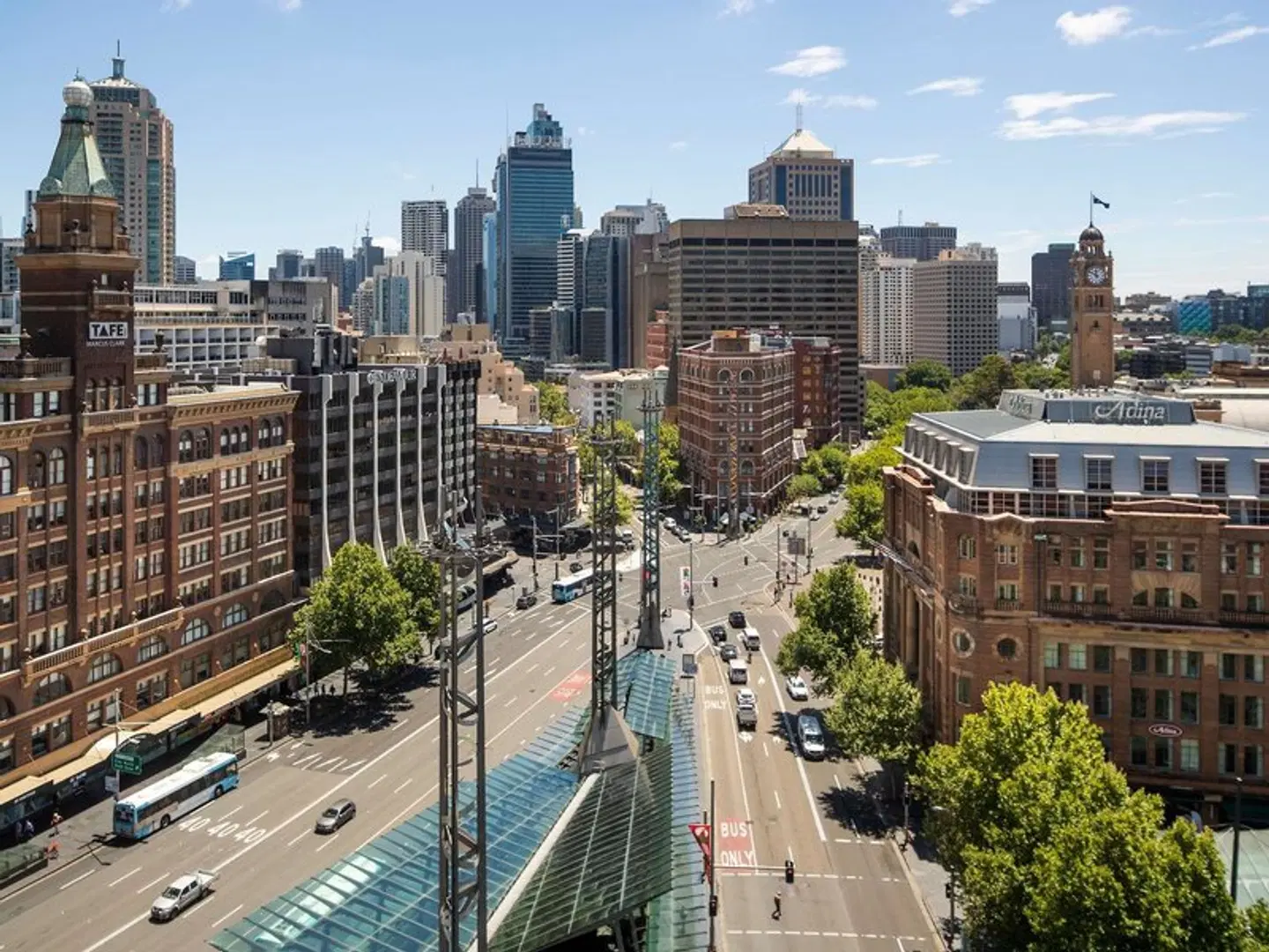Mercure Sydney EXTERIOR