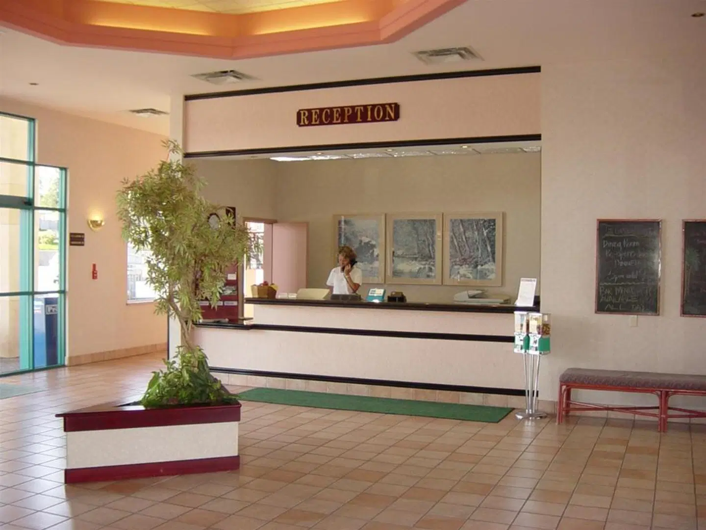 Powell River Town Centre Hotel LOUNGE_LOBBY