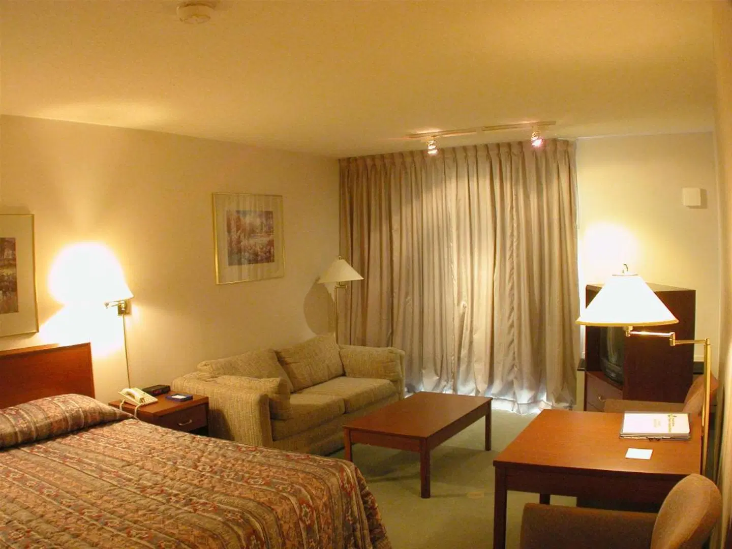 Powell River Town Centre Hotel ROOM_EXAMPLE