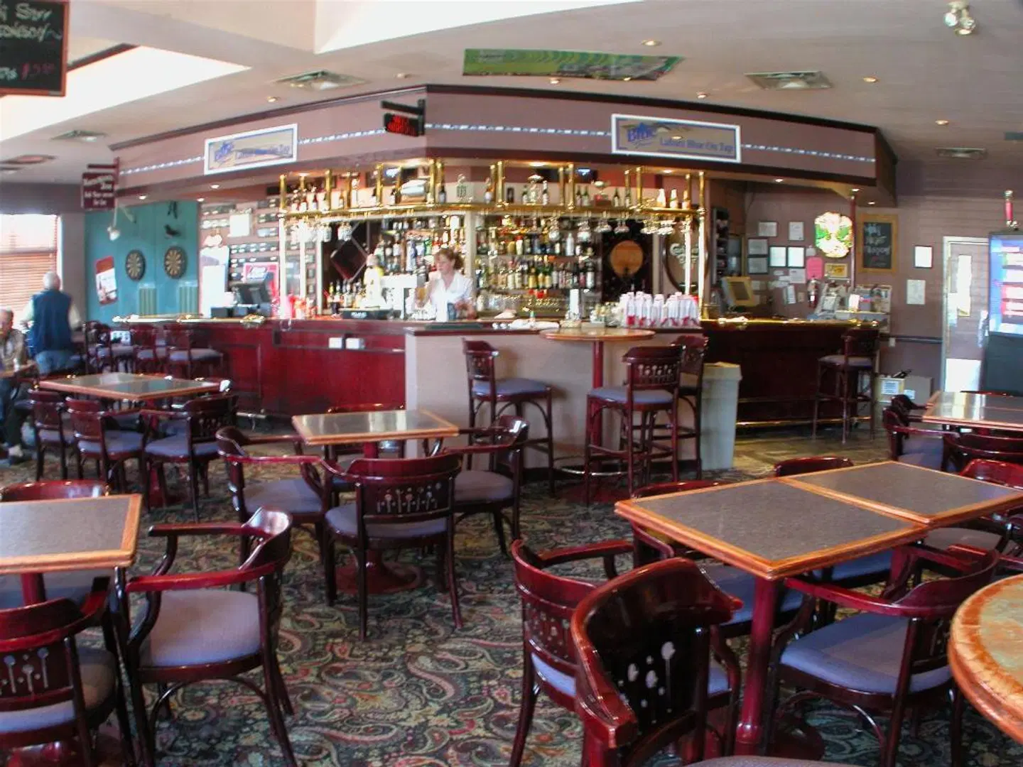 Powell River Town Centre Hotel Bar