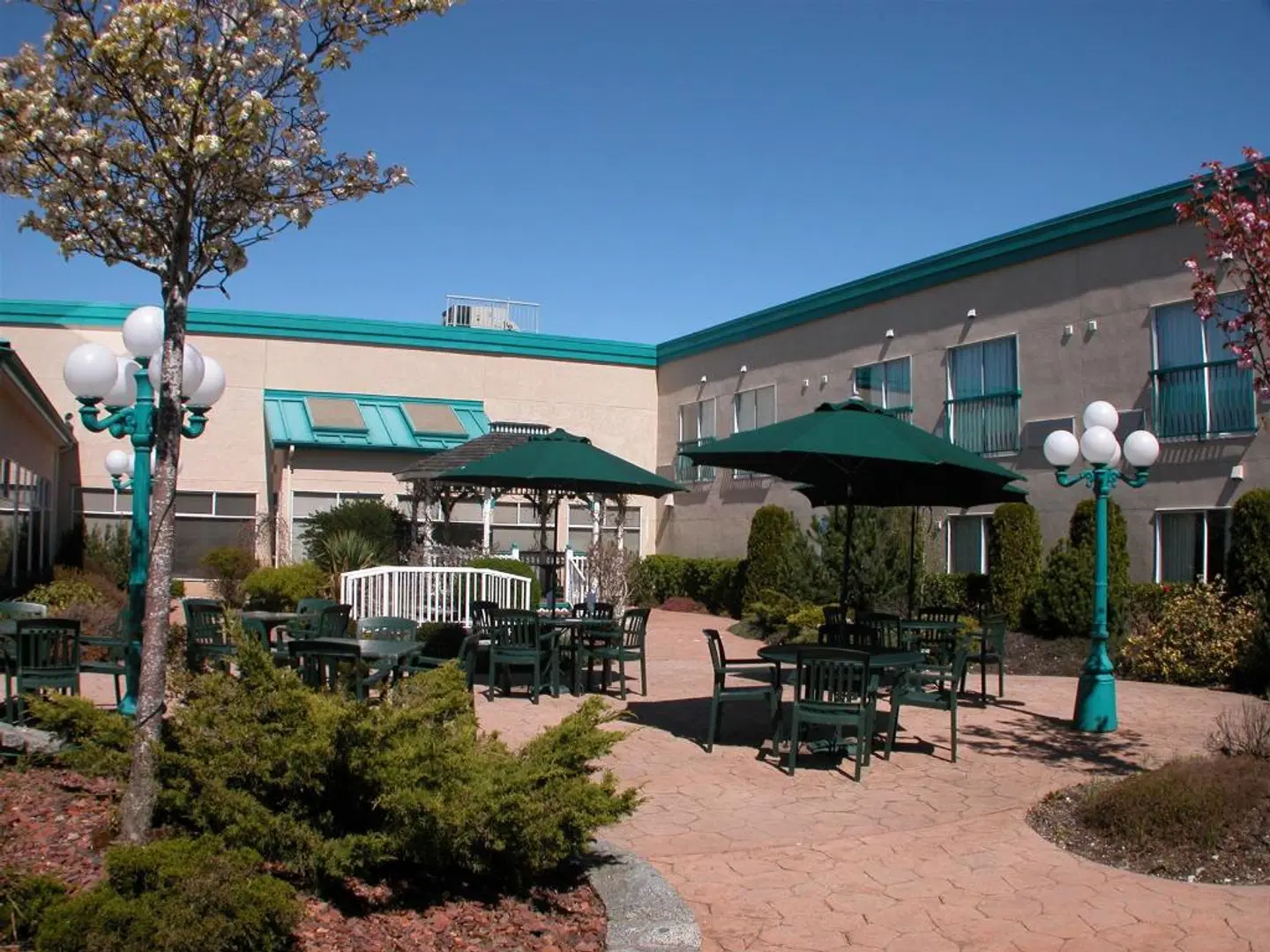Powell River Town Centre Hotel EXTERIOR