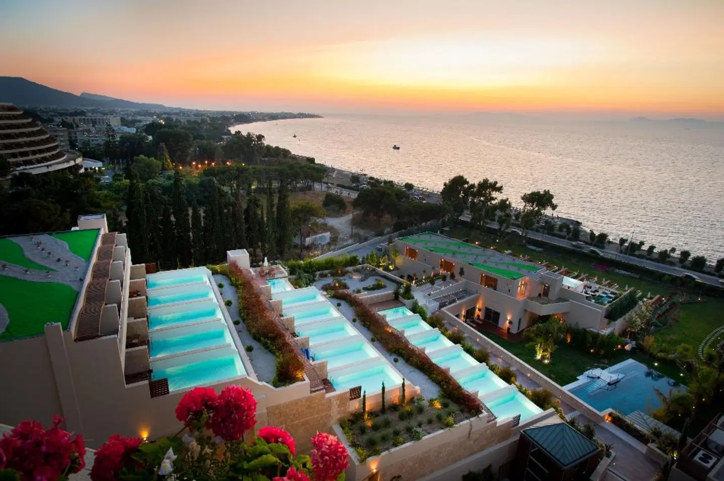 Elite Suites by Rhodes Bay OUTDOOR_POOL